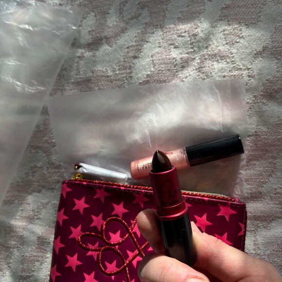MAC Viva Glam Ariana Grande Lipstick + Lipglass + Cosmetic Bag - Picture 5 of 5
